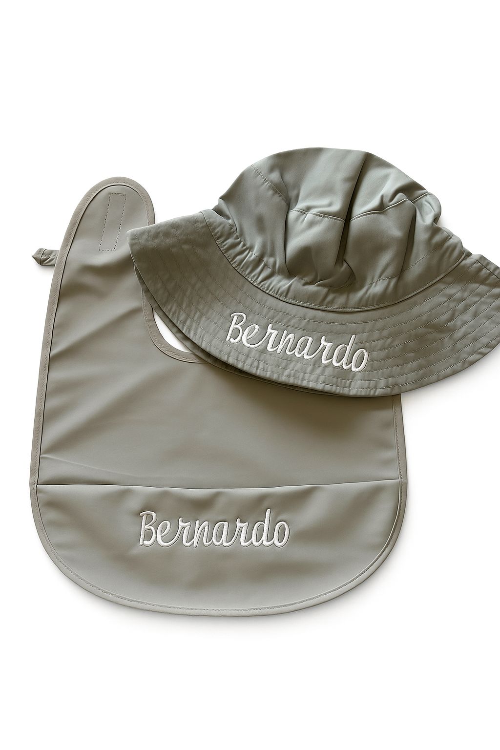 Luné Essentials – Bucket + gorrito + babero